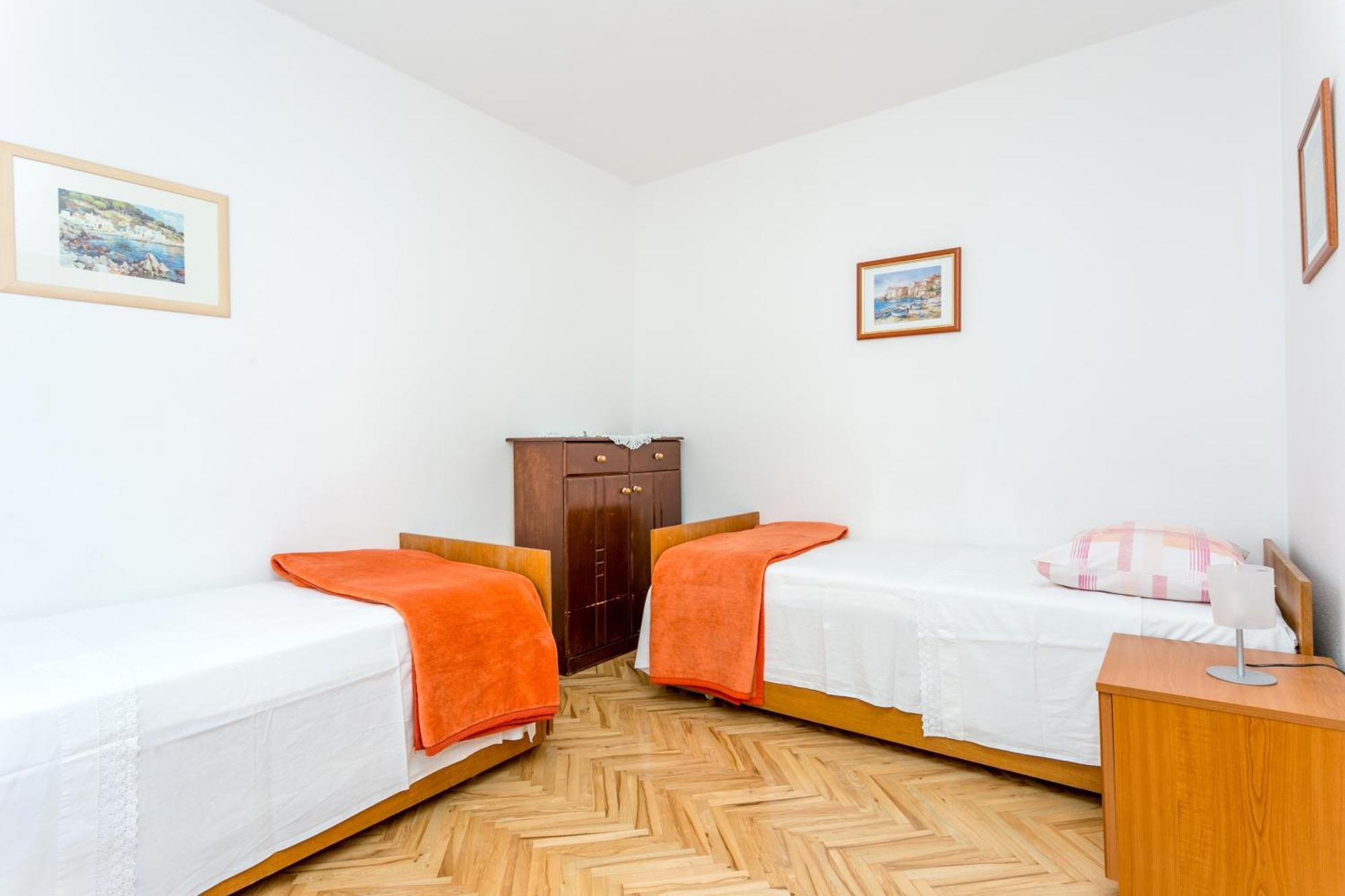 Apartments By The Sea Baska Voda, Makarska - 300 外观 照片