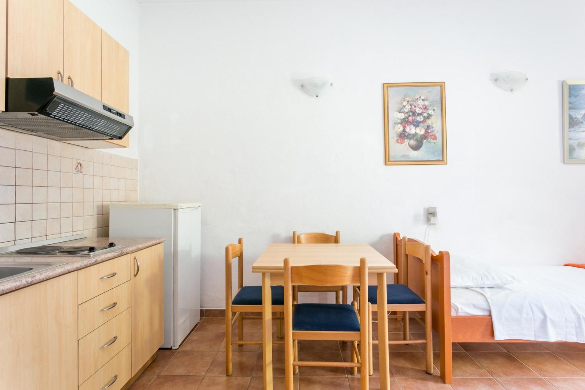 Apartments By The Sea Baska Voda, Makarska - 300 外观 照片